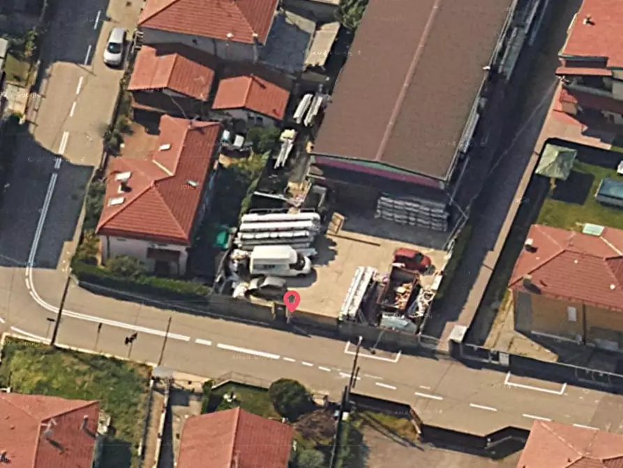 Immagine 3 di Attività artigianale in vendita  a Busto Arsizio