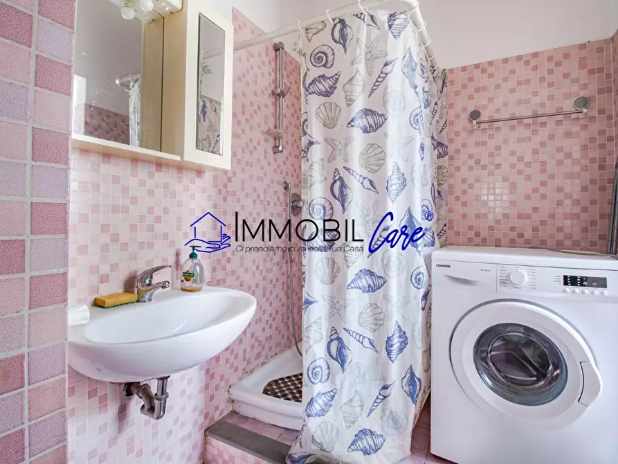 Immagine 10 di Appartamento in vendita  a Livorno