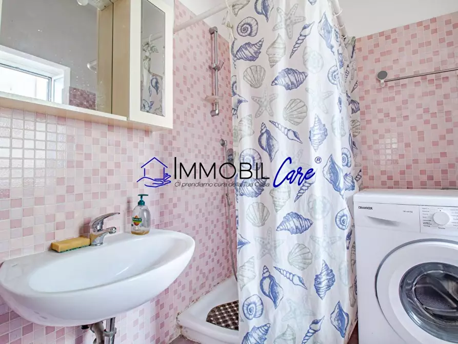 Immagine 11 di Appartamento in vendita  a Livorno