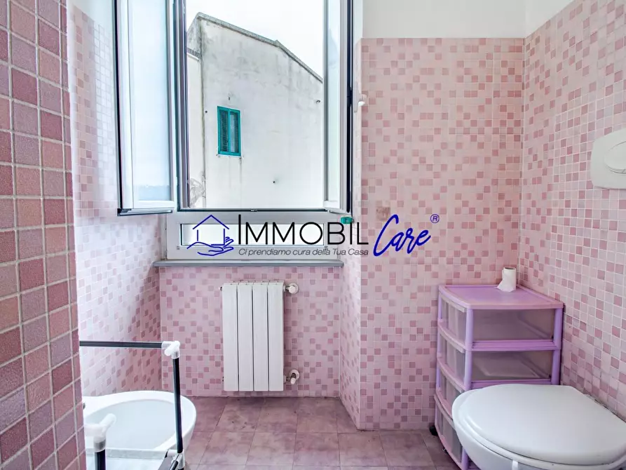 Immagine 13 di Appartamento in vendita  a Livorno