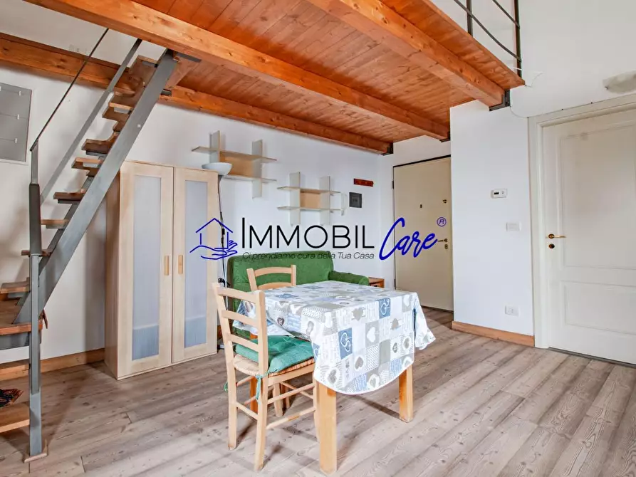 Immagine 5 di Appartamento in vendita  a Livorno