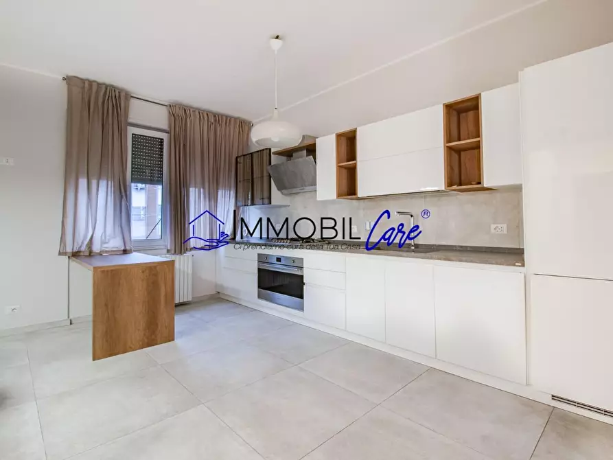 Immagine 4 di Appartamento in vendita  a Livorno