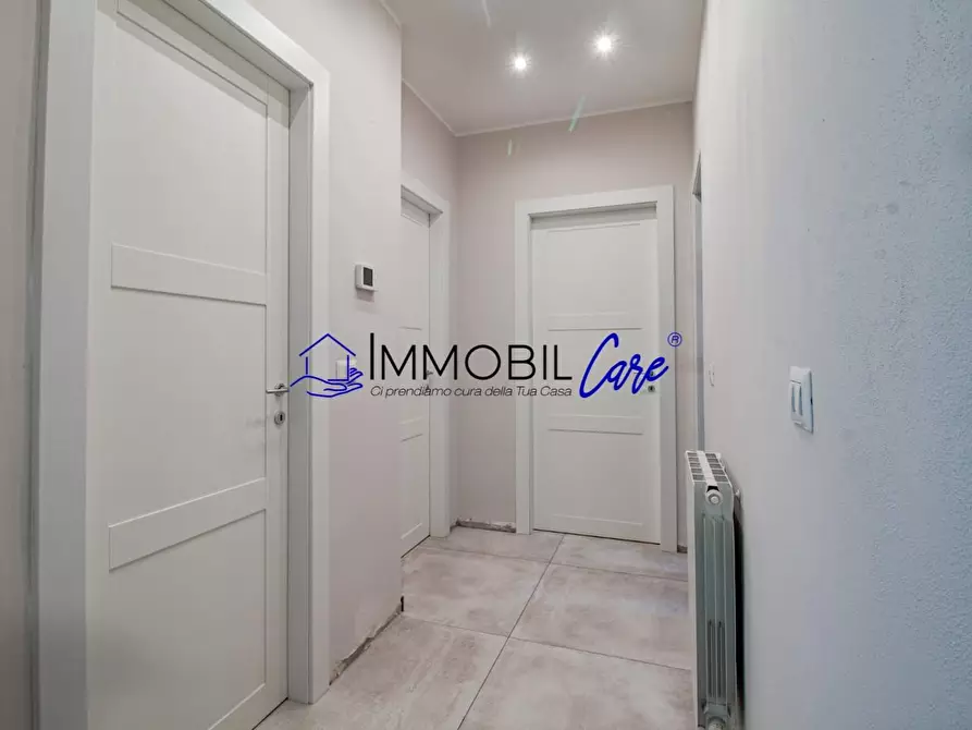 Immagine 10 di Appartamento in vendita  a Livorno