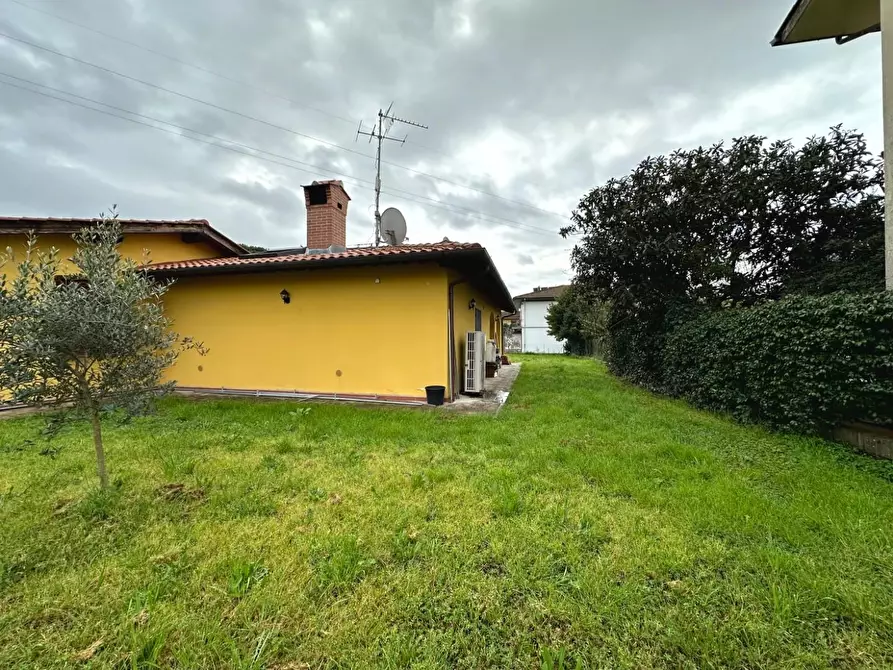Immagine 26 di Villa in vendita  a Buggiano