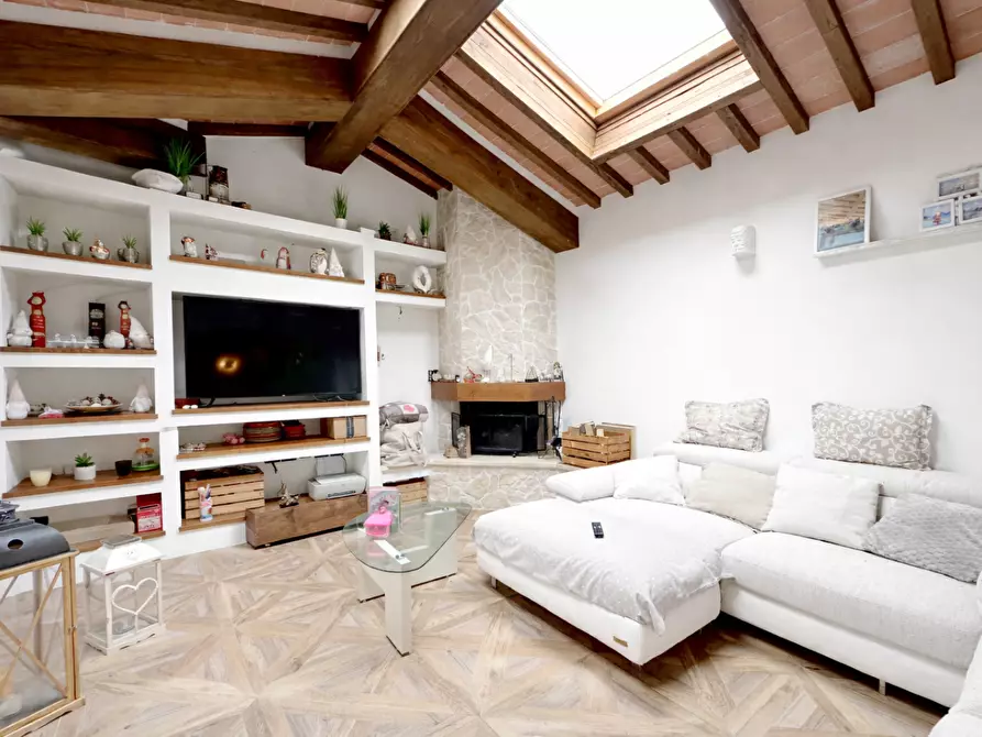 Immagine 2 di Villa in vendita  a Buggiano