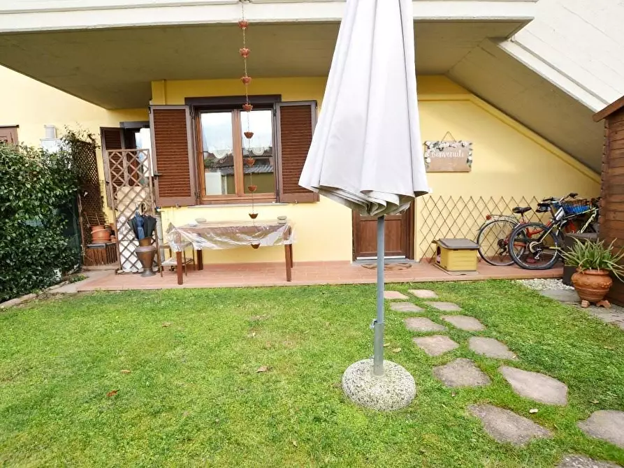 Immagine 3 di Appartamento in vendita  a Lucca