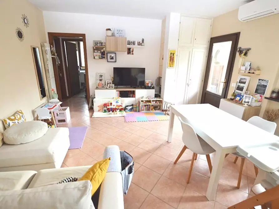 Immagine 7 di Appartamento in vendita  a Lucca