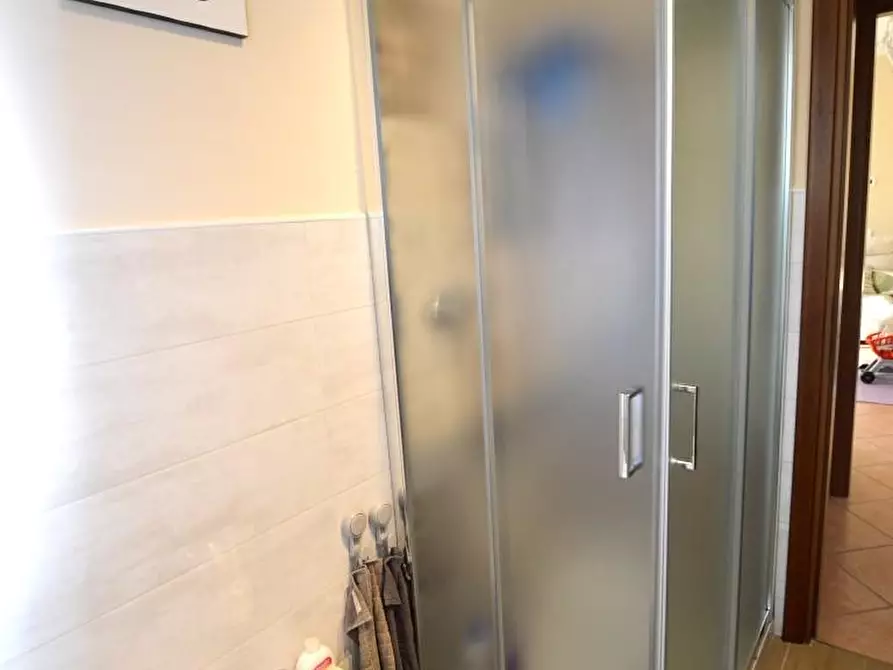 Immagine 17 di Appartamento in vendita  a Lucca