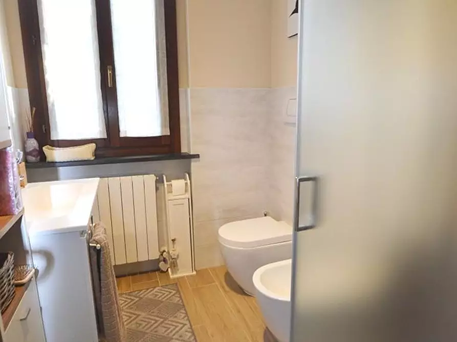 Immagine 15 di Appartamento in vendita  a Lucca