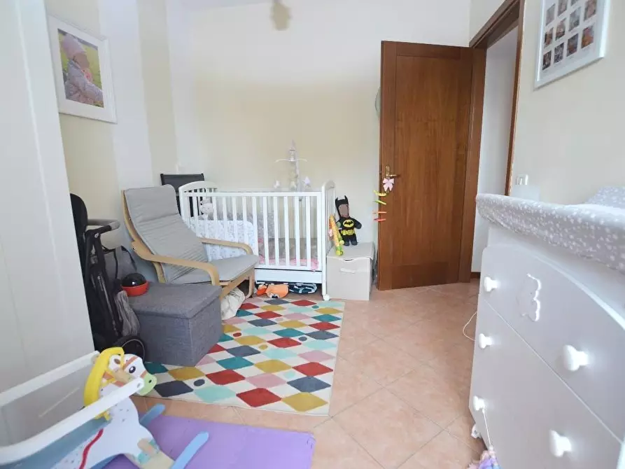 Immagine 14 di Appartamento in vendita  a Lucca