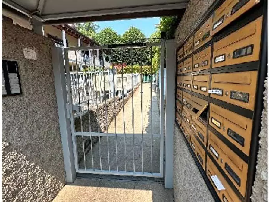 Immagine 5 di Appartamento in vendita  a Trezzano Rosa