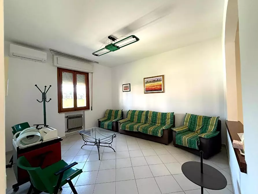 Immagine 10 di Appartamento in vendita  a Vinci