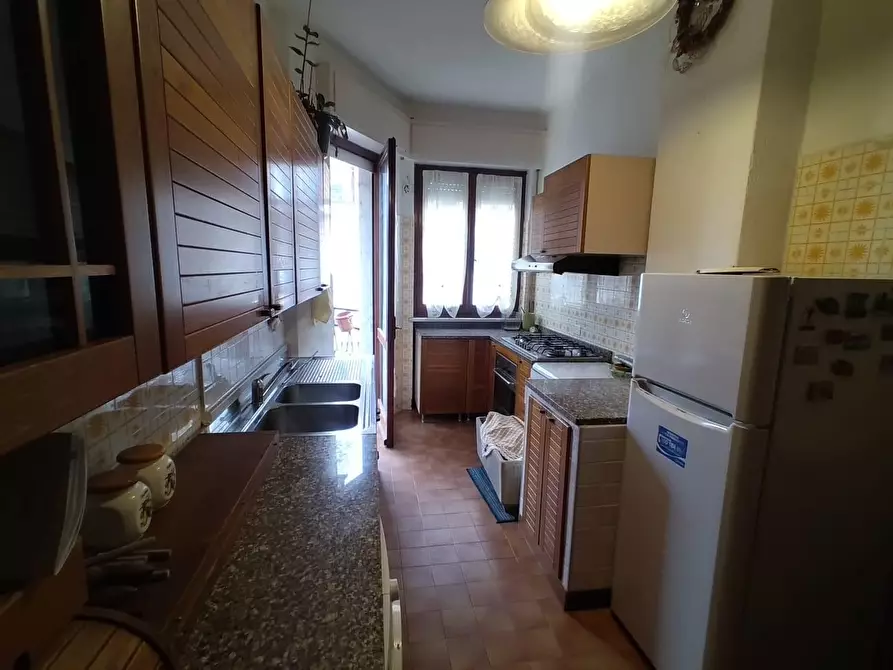 Immagine 16 di Appartamento in vendita  a Carrara