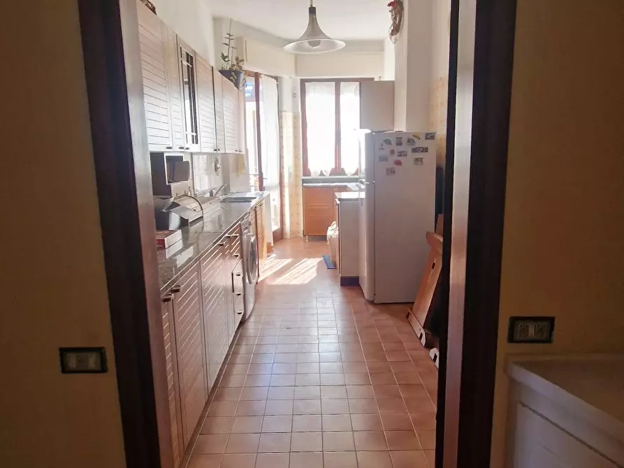 Immagine 11 di Appartamento in vendita  a Carrara