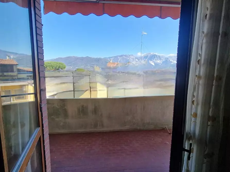 Immagine 15 di Appartamento in vendita  a Carrara