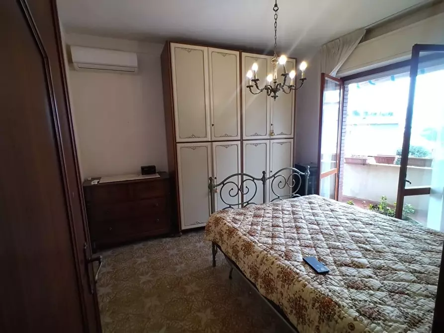 Immagine 21 di Appartamento in vendita  a Carrara