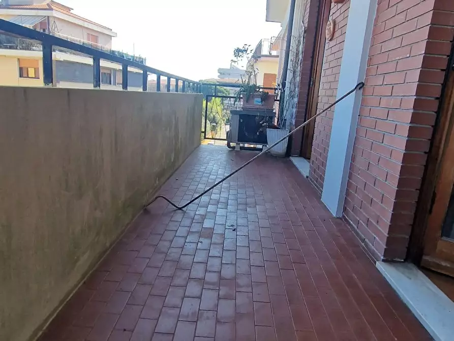 Immagine 8 di Appartamento in vendita  a Carrara