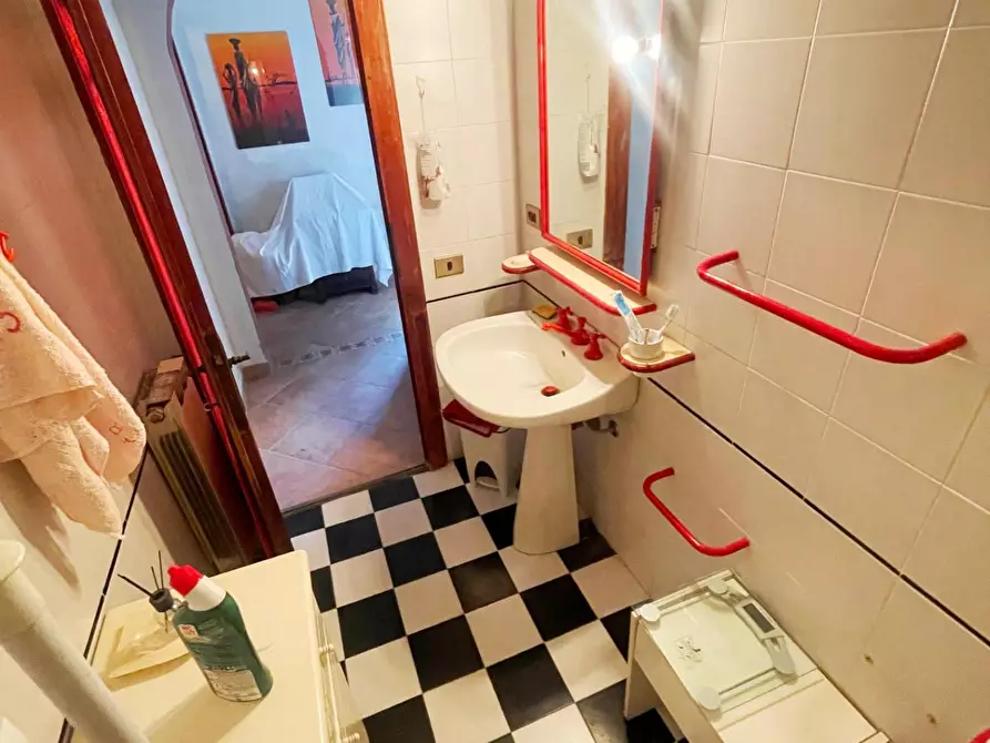 Immagine 16 di Casa indipendente in vendita  a Vicopisano