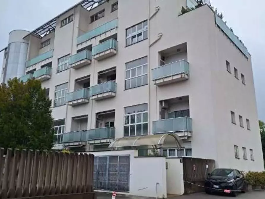 Immagine 1 di Appartamento in vendita  a Milano