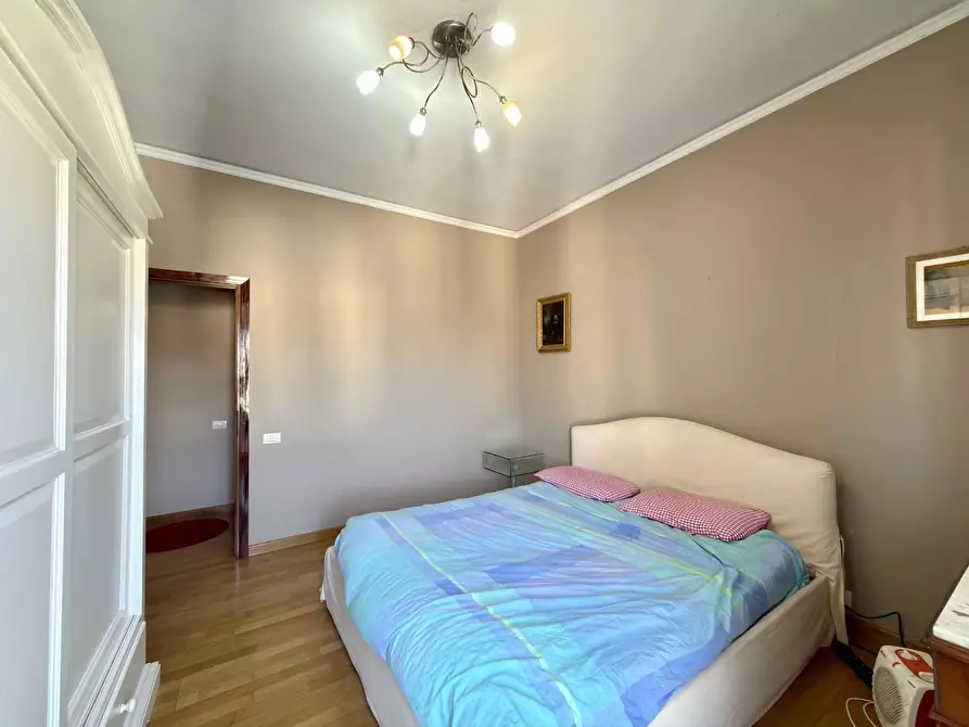 Immagine 23 di Appartamento in vendita  a Lucca