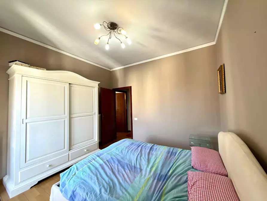 Immagine 12 di Appartamento in vendita  a Lucca