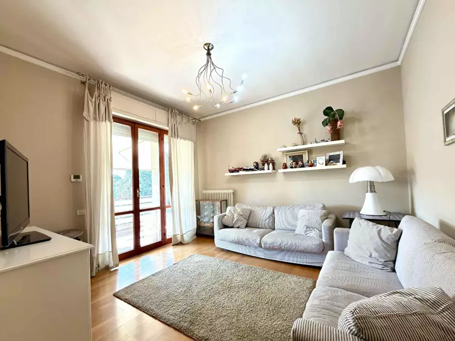 Immagine 18 di Appartamento in vendita  a Lucca