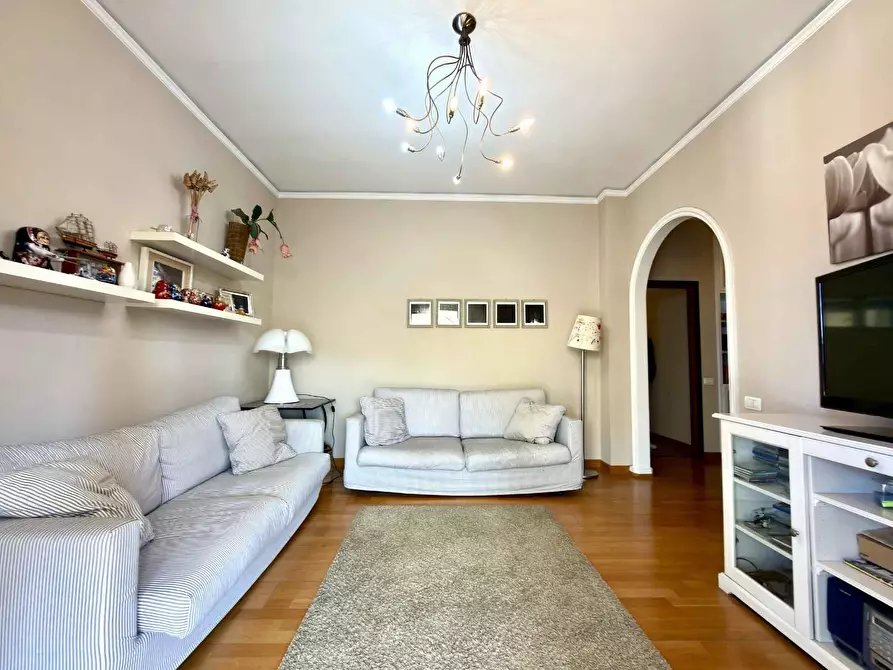 Immagine 19 di Appartamento in vendita  a Lucca