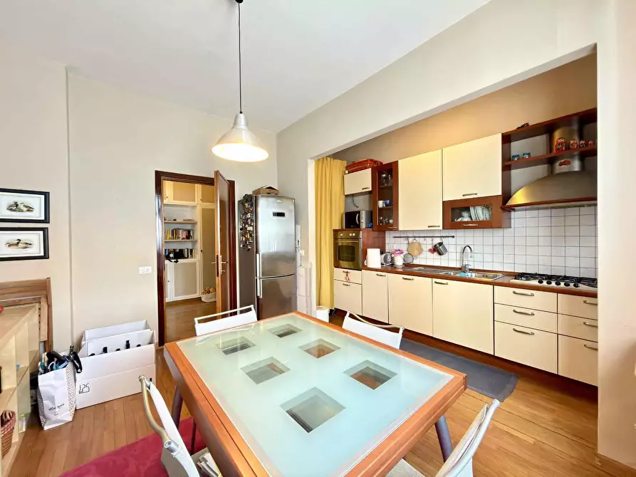 Immagine 22 di Appartamento in vendita  a Lucca