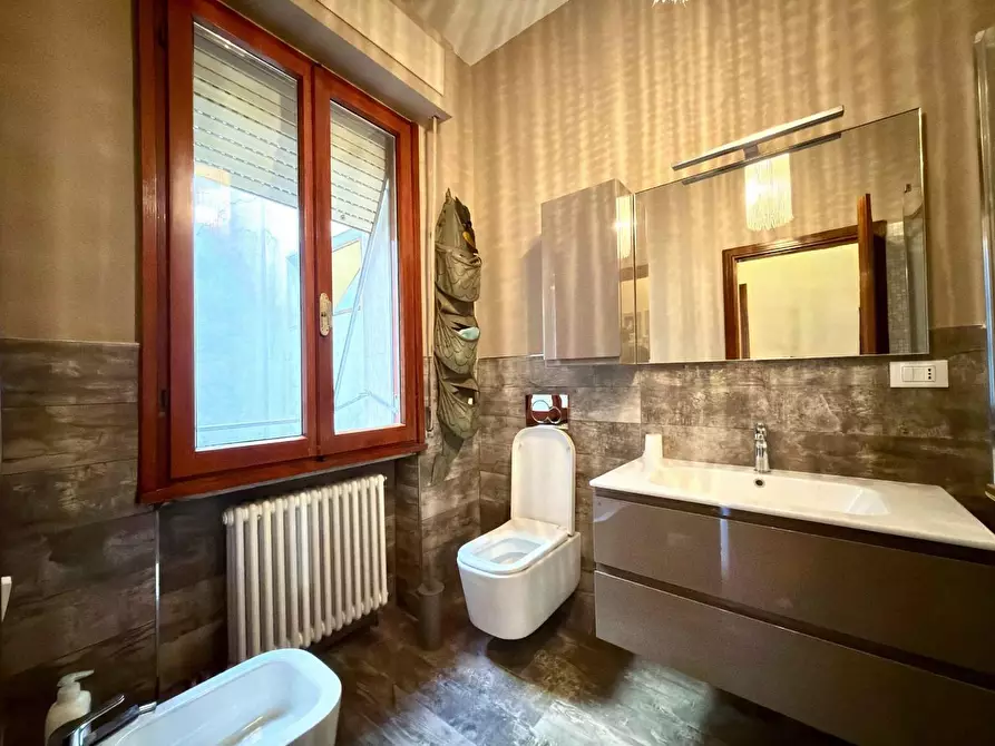 Immagine 27 di Appartamento in vendita  a Lucca