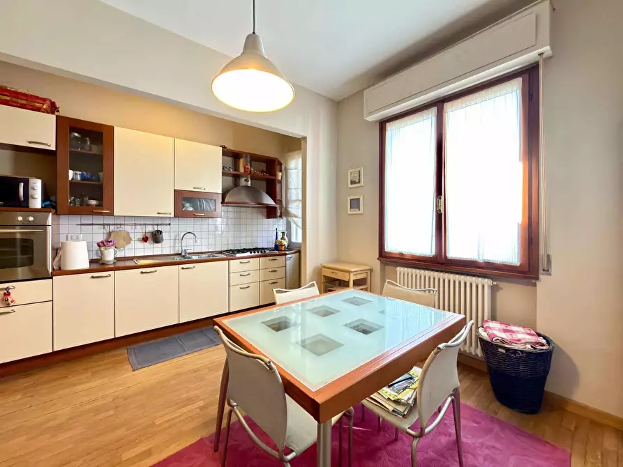 Immagine 20 di Appartamento in vendita  a Lucca