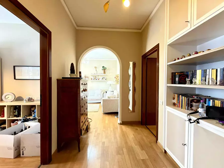 Immagine 9 di Appartamento in vendita  a Lucca