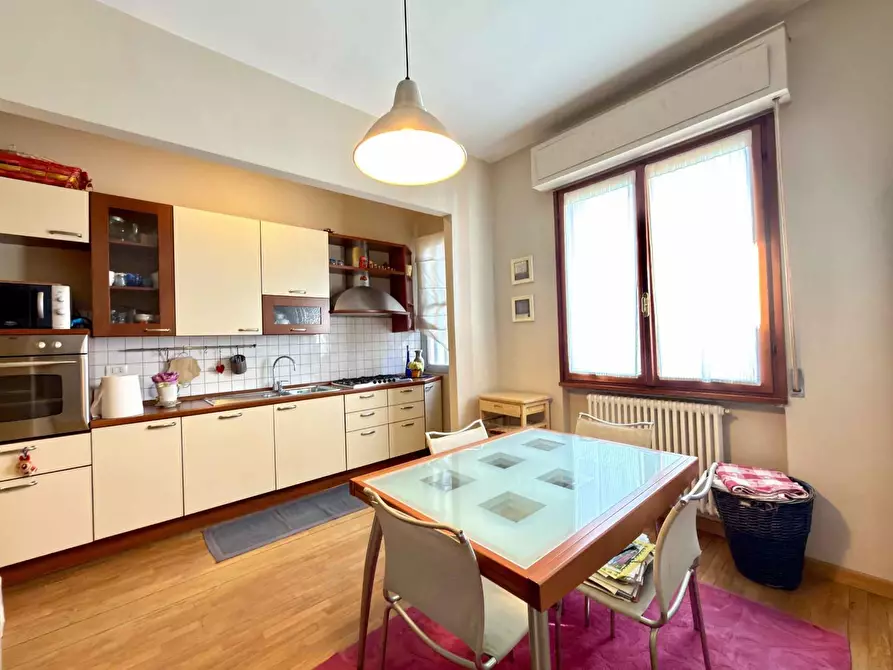 Immagine 6 di Appartamento in vendita  a Lucca