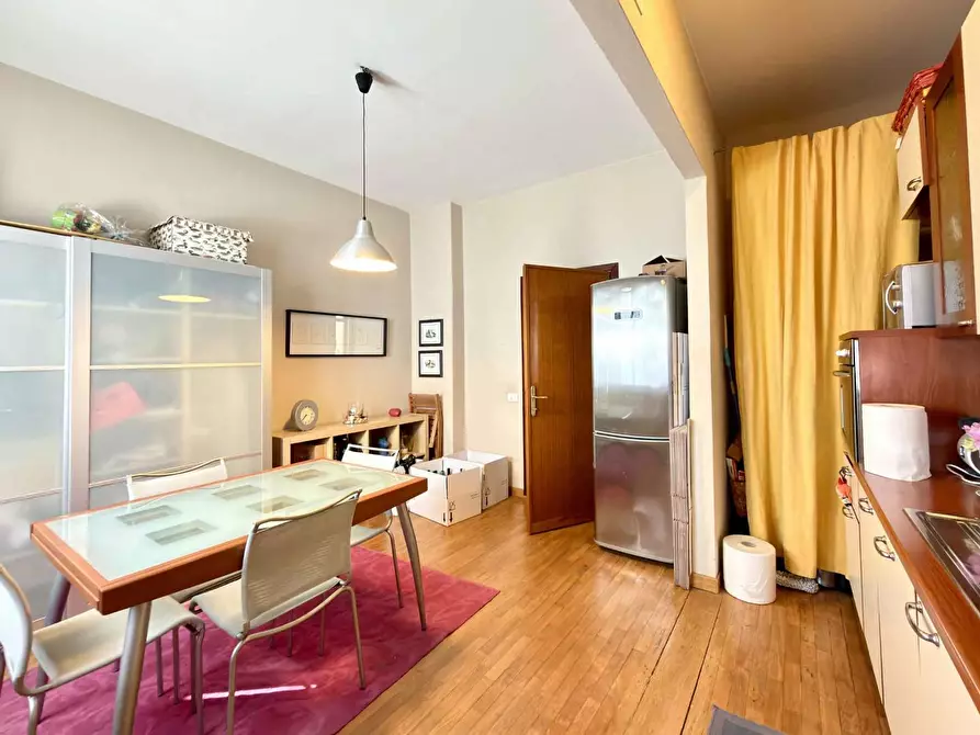 Immagine 8 di Appartamento in vendita  a Lucca