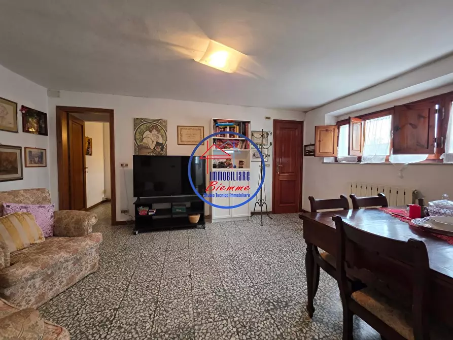 Immagine 5 di Casa semindipendente in vendita  a Lucca
