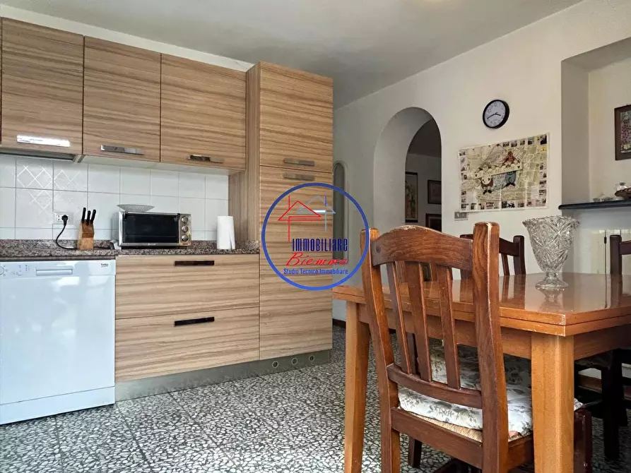 Immagine 12 di Casa semindipendente in vendita  a Lucca