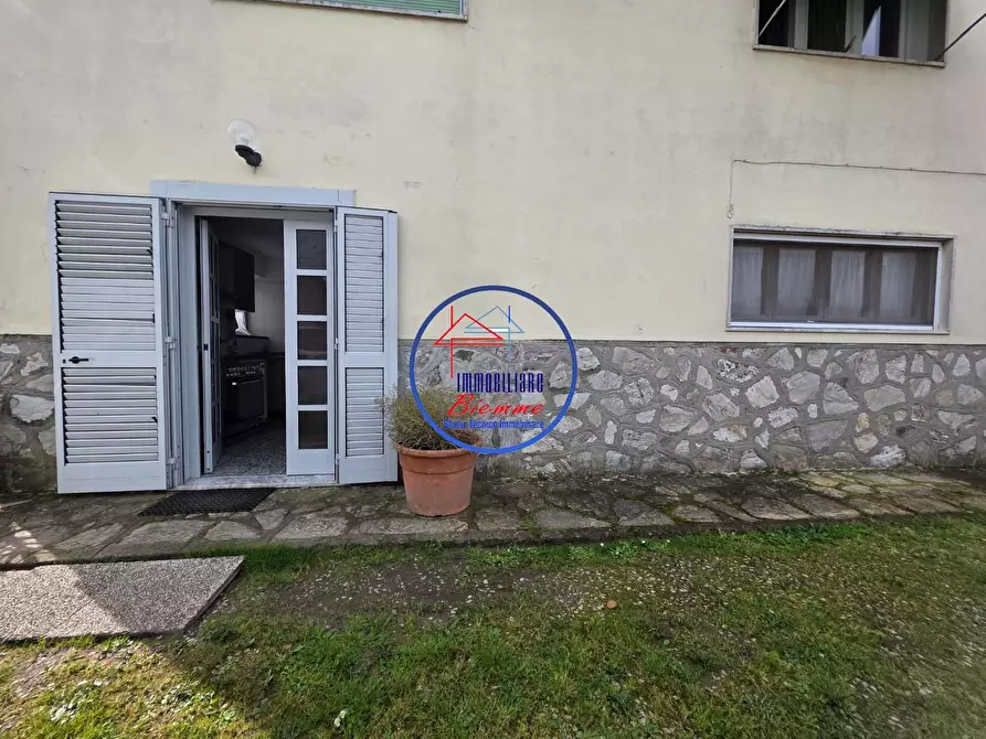 Immagine 3 di Casa semindipendente in vendita  a Lucca