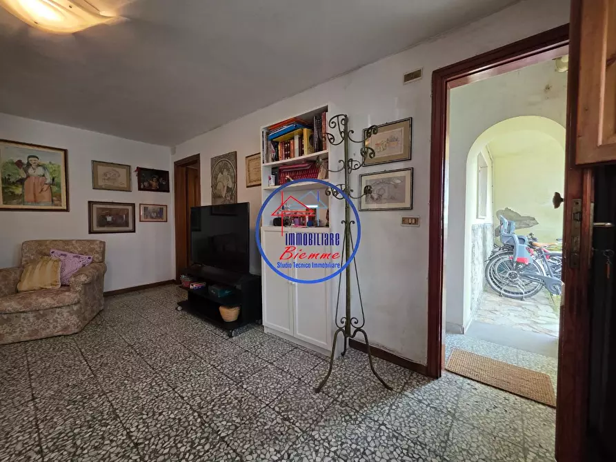 Immagine 8 di Casa semindipendente in vendita  a Lucca