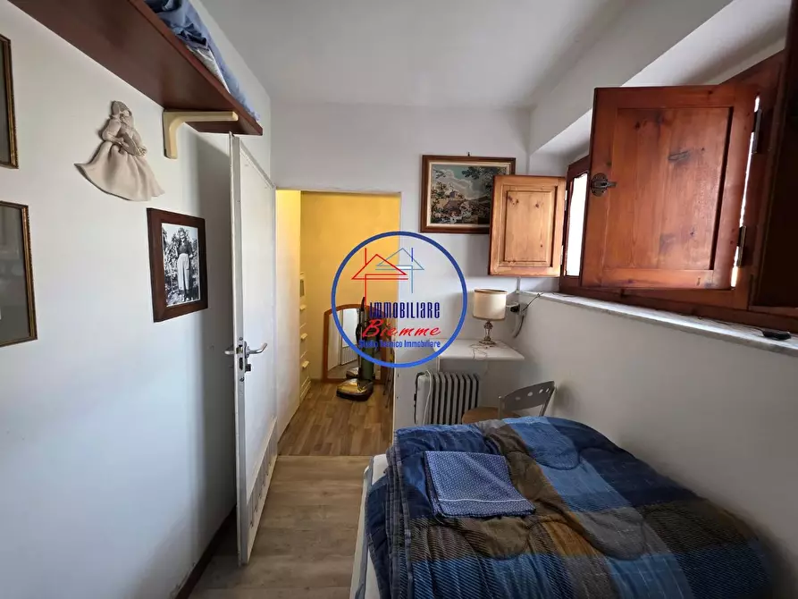 Immagine 23 di Casa semindipendente in vendita  a Lucca