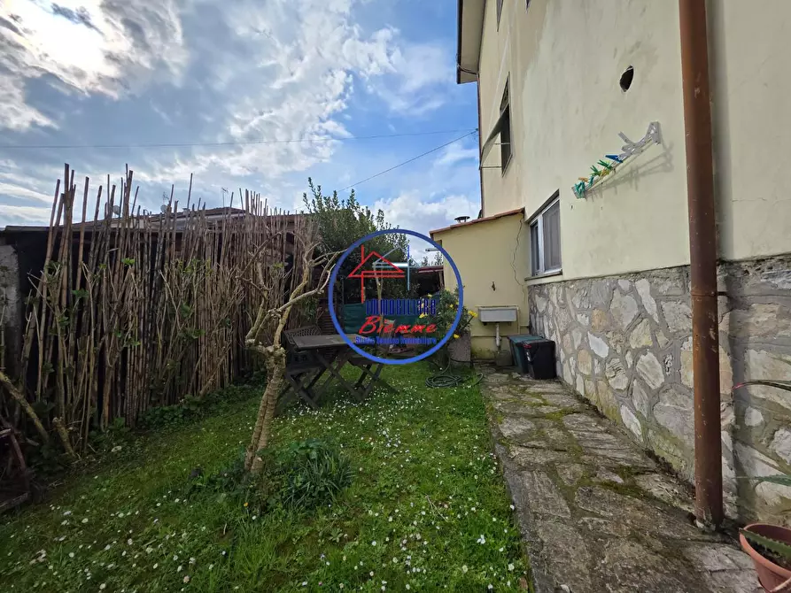Immagine 24 di Casa semindipendente in vendita  a Lucca