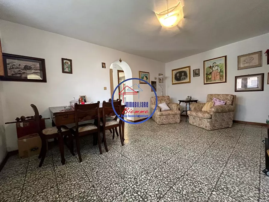 Immagine 9 di Casa semindipendente in vendita  a Lucca