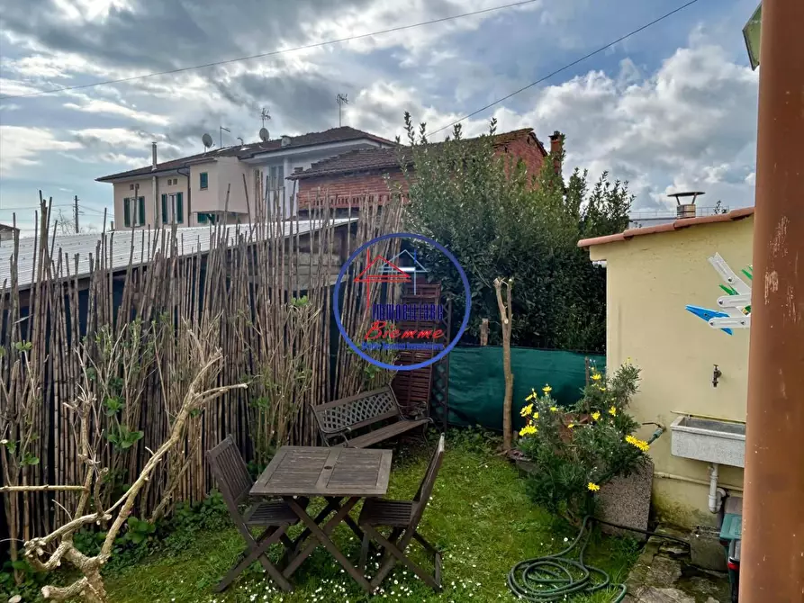 Immagine 27 di Casa semindipendente in vendita  a Lucca