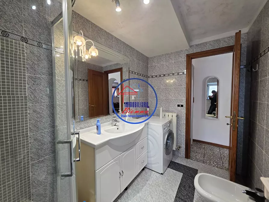 Immagine 13 di Casa semindipendente in vendita  a Lucca