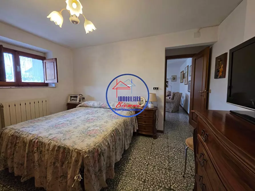 Immagine 16 di Casa semindipendente in vendita  a Lucca