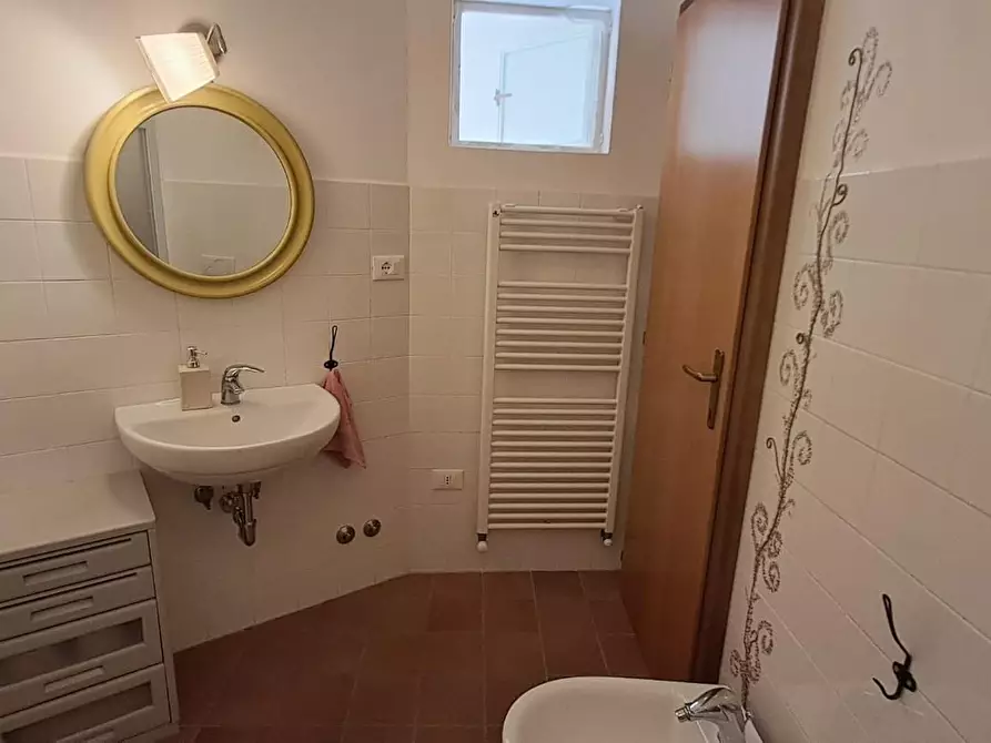 Immagine 11 di Appartamento in vendita  a Casale Marittimo