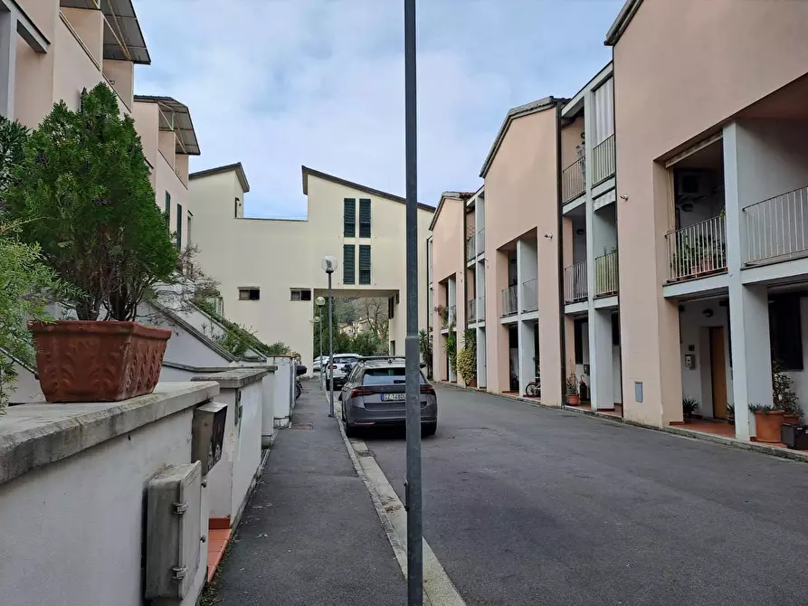 Immagine 30 di Villetta a schiera in vendita  a Fiesole