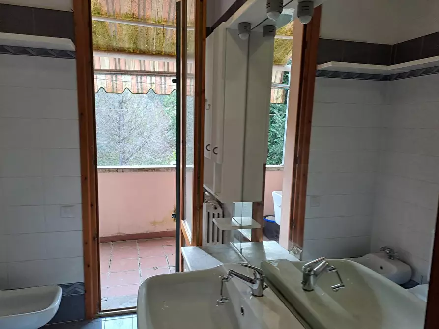 Immagine 22 di Villetta a schiera in vendita  a Fiesole