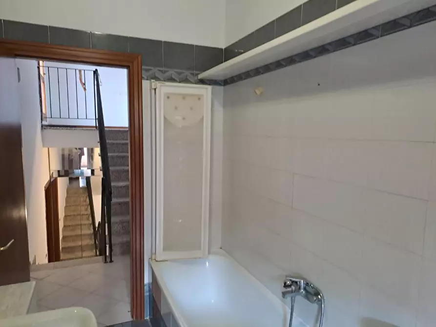 Immagine 23 di Villetta a schiera in vendita  a Fiesole