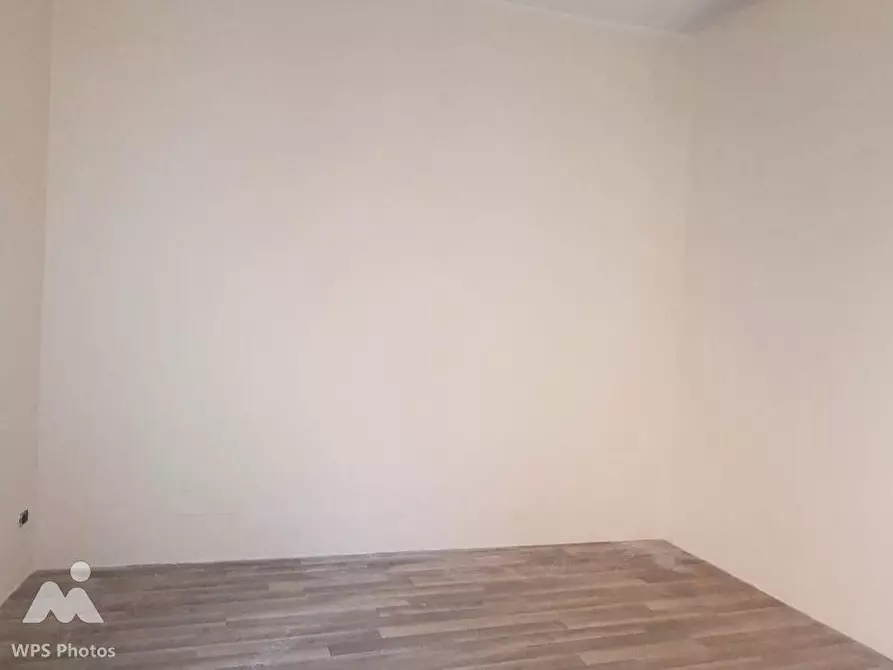 Immagine 1 di Locale commerciale in affitto  a Cascina