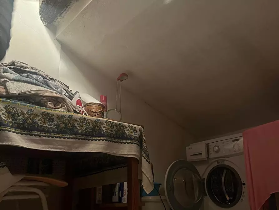 Immagine 23 di Appartamento in vendita  a Lucca