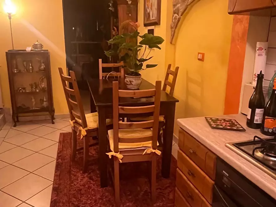 Immagine 12 di Appartamento in vendita  a Lucca